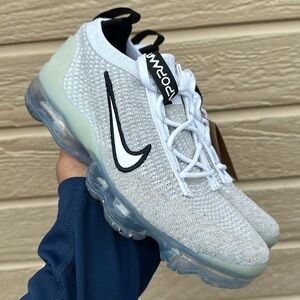 Nike Air Vapormax 2021 FK Flyknit White Black GS 6.5Y